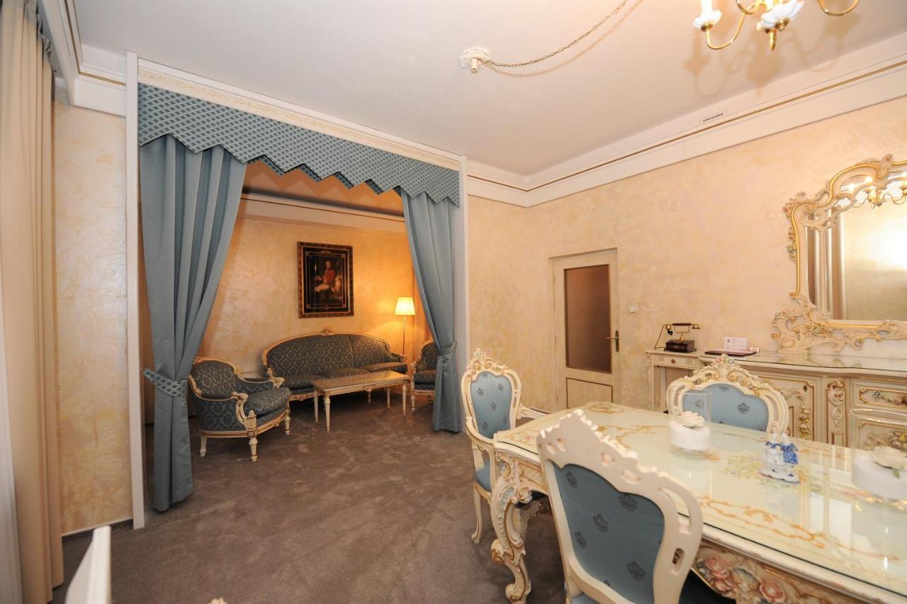 Hotel Prince De Ligne เตปลิตเซ ภายนอก รูปภาพ