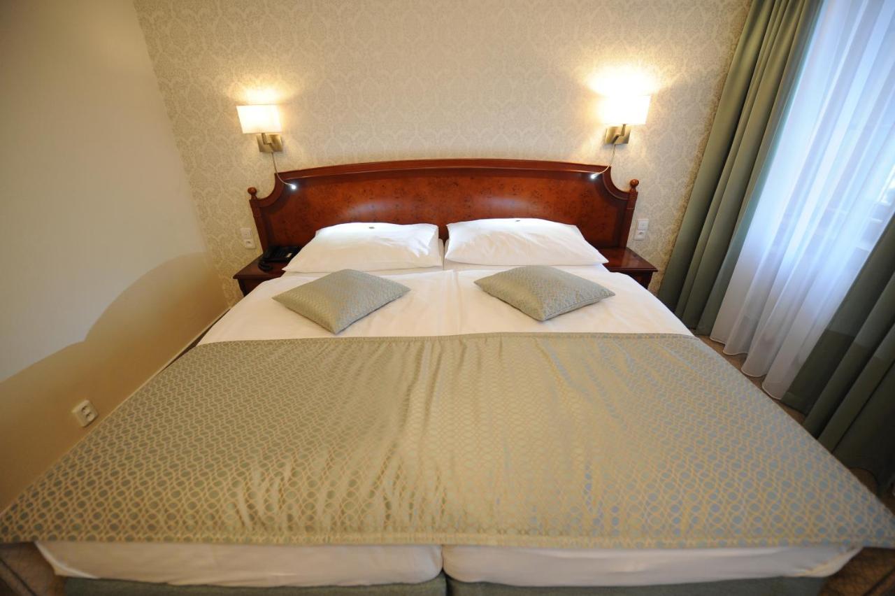 Hotel Prince De Ligne เตปลิตเซ ภายนอก รูปภาพ